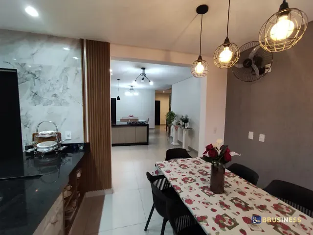 Casa 4 quartos e 6 banheiros, à venda, no bairro Swiss Park em Campinas