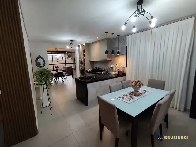 Casa 4 quartos e 6 banheiros, à venda, no bairro Swiss Park em Campinas
