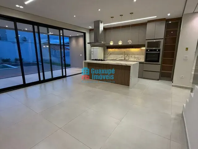 Casa com 250m² 3 quartos e 3 banheiros, à venda, no bairro Jardim Ouro Verde em Guaxupé