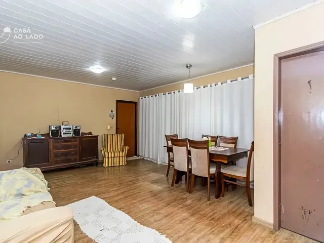 Casa 3 quartos e 4 banheiros, para alugar, no bairro Boa Vista em Curitiba