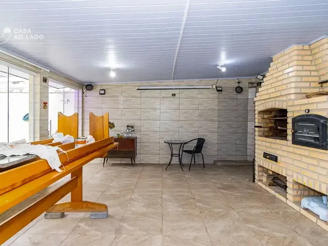 Casa 3 quartos e 4 banheiros, para alugar, no bairro Boa Vista em Curitiba