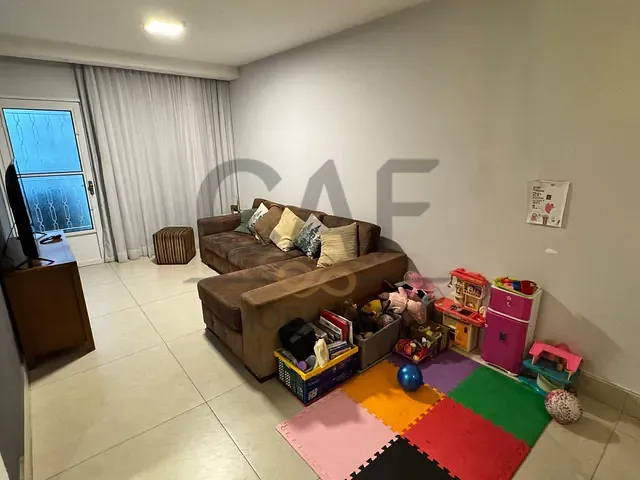 Casa 2 quartos e 2 banheiros, à venda ou para alugar, no bairro Condomínio Vila das Tulipas em Holambra