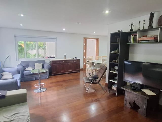 Casa com 450m² 4 quartos e 6 banheiros, à venda, no bairro Vila Suzana em São Paulo