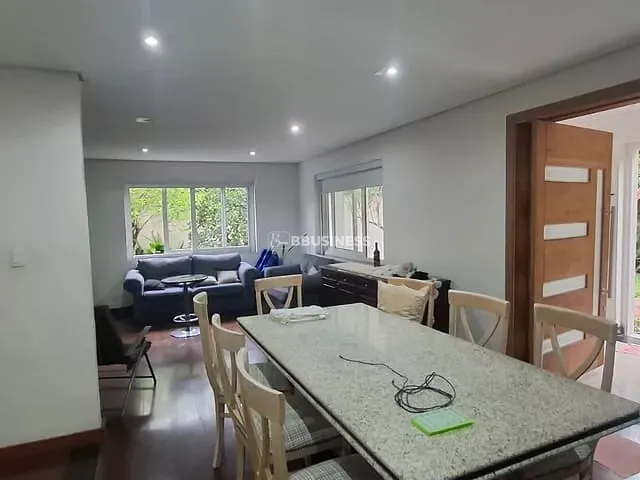 Casa com 450m² 4 quartos e 6 banheiros, à venda, no bairro Vila Suzana em São Paulo