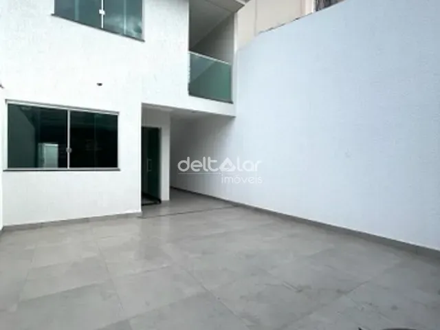 Casa com 120m² 3 quartos e 2 banheiros, à venda, no bairro Planalto em Belo Horizonte