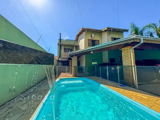 Casa com 250m² 3 quartos e 4 banheiros, à venda, no bairro Village das Flores em Caçapava