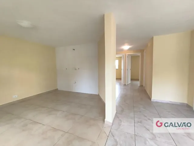 Casa 3 quartos e 1 banheiro, para alugar, no bairro Pilarzinho em Curitiba