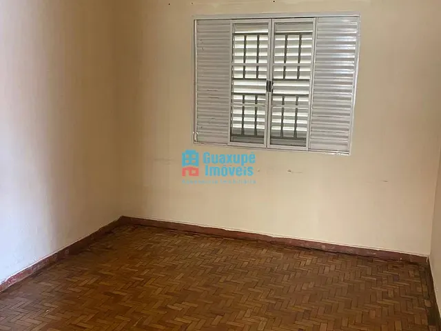 Casa 2 quartos e 1 banheiro, para alugar, no bairro CENTRO em Guaxupé