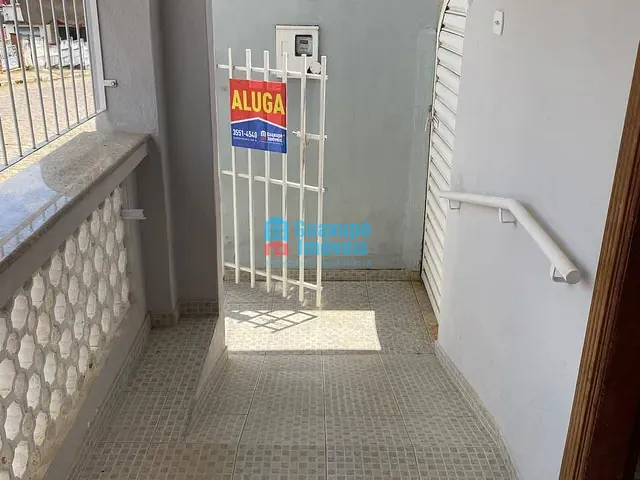 Casa 2 quartos e 1 banheiro, para alugar, no bairro CENTRO em Guaxupé