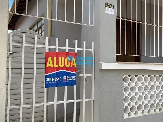 Casa 2 quartos e 1 banheiro, para alugar, no bairro CENTRO em Guaxupé