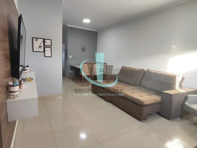 Casa com 209m² 3 quartos e 4 banheiros, à venda, no bairro Jardim do Carmo em Araraquara