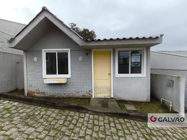 Casa 2 quartos e 1 banheiro, para alugar, no bairro Barreirinha em Curitiba