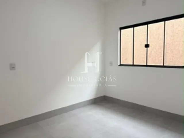 Casa com 200m² 3 quartos e 1 banheiro, à venda, no bairro vila Oliveira  em Aparecida de Goiânia