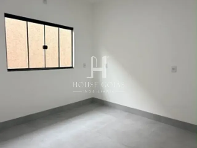 Casa com 200m² 3 quartos e 1 banheiro, à venda, no bairro vila Oliveira  em Aparecida de Goiânia