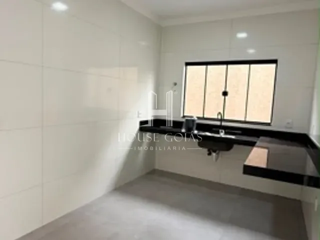 Casa com 200m² 3 quartos e 1 banheiro, à venda, no bairro vila Oliveira  em Aparecida de Goiânia
