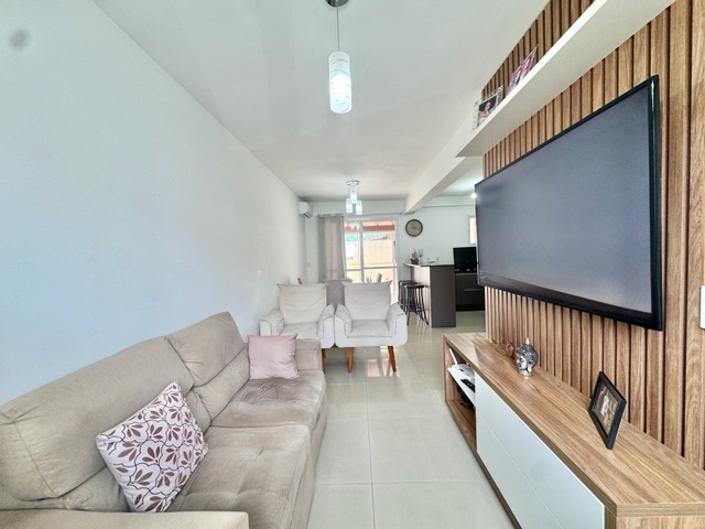 Casa 3 quartos e 2 banheiros, à venda, no bairro Areal em Pelotas