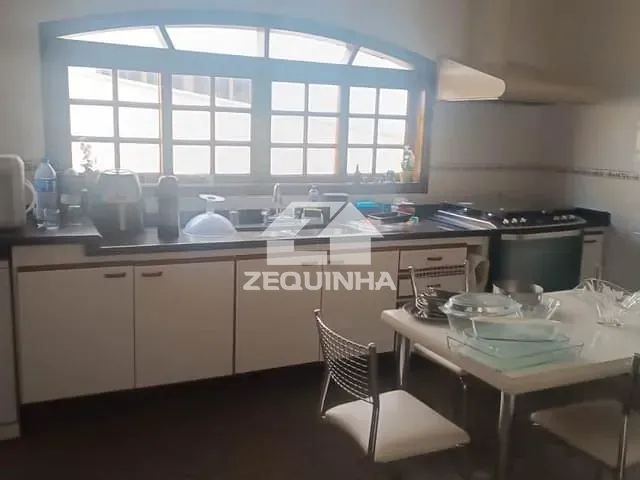 Casa com 398m² 4 quartos e 4 banheiros, à venda, no bairro City Bussocaba em Osasco