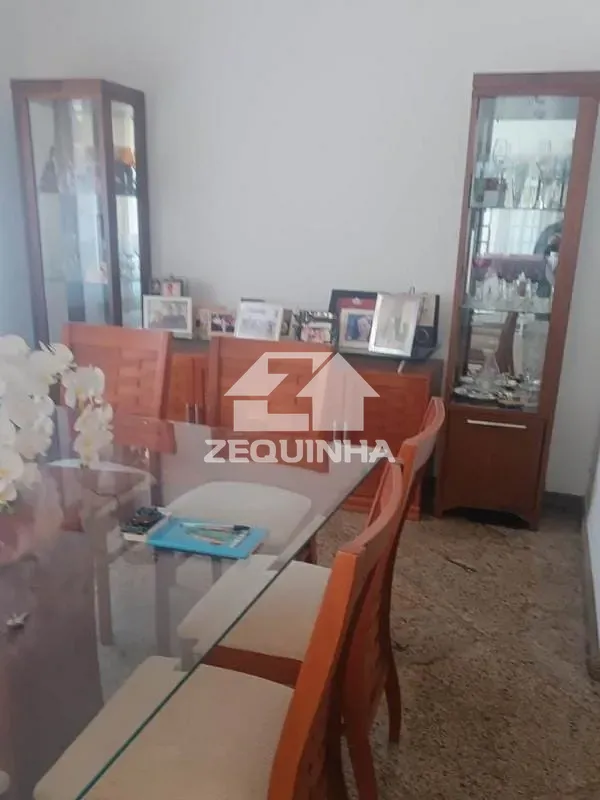 Casa, 4 quartos, 298 m² - Foto 1