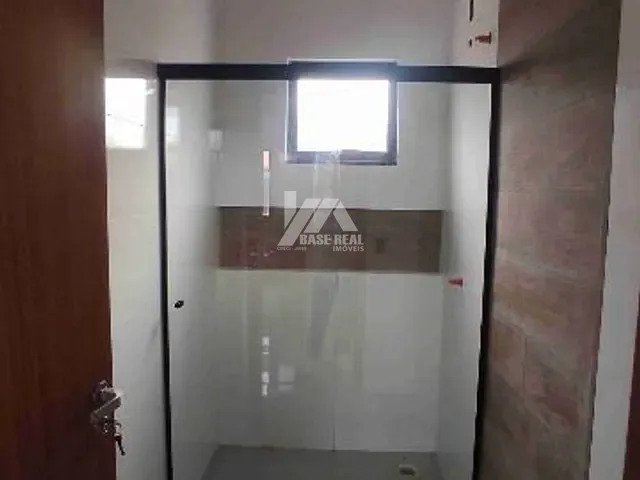 Casa 2 quartos e 1 banheiro, à venda, no bairro Cará-cará em Ponta Grossa