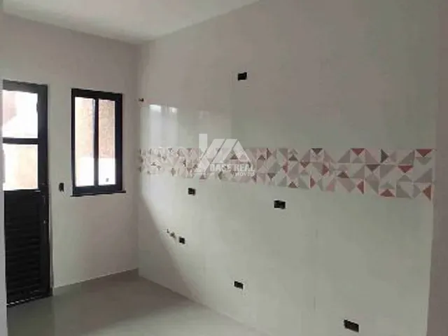 Casa 2 quartos e 1 banheiro, à venda, no bairro Cará-cará em Ponta Grossa