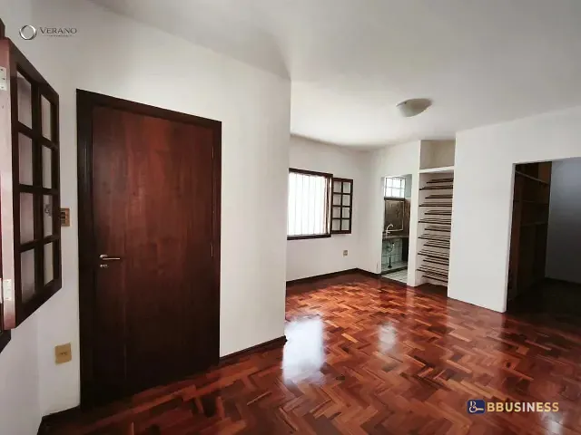 Casa 3 quartos e 2 banheiros, à venda, no bairro Jardim Nova Europa em Campinas