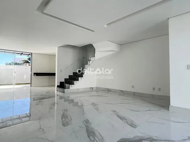 Casa com 226m² 3 quartos e 2 banheiros, à venda, no bairro Santa  Branca em Belo Horizonte