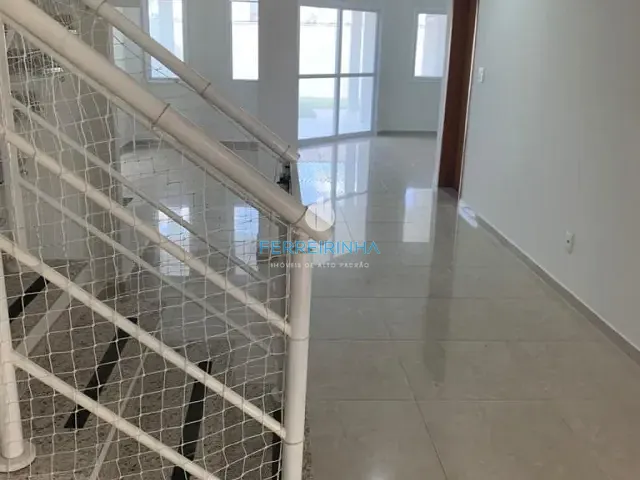 Casa com 260m² 4 quartos e 2 banheiros, para alugar, no bairro Urbanova em São José dos Campos
