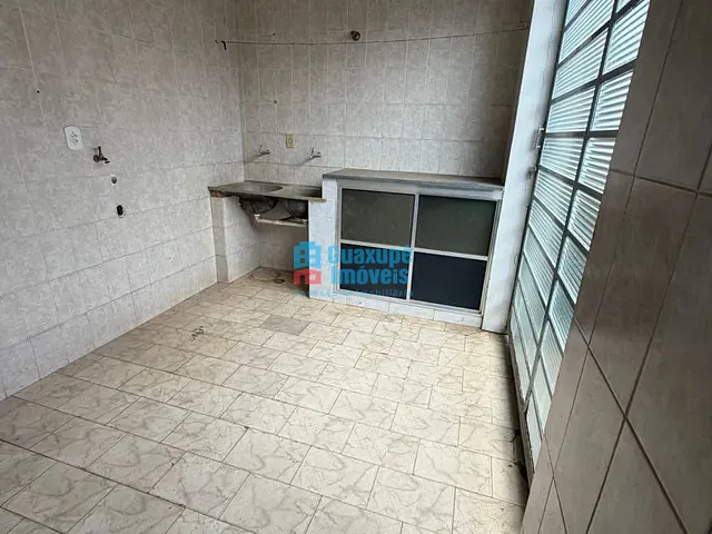 Casa com 300m² 3 quartos e 1 banheiro, à venda, no bairro Vila Magalhães em Guaxupé