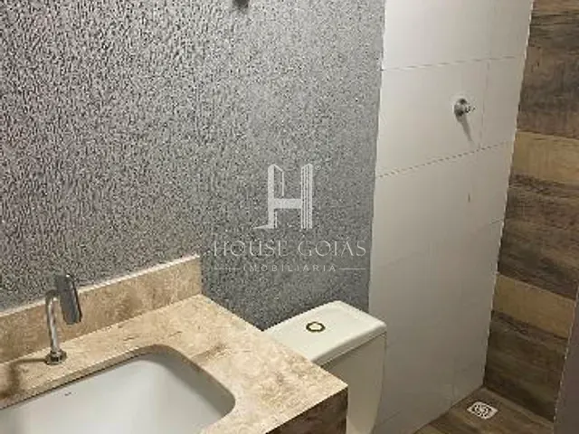 Casa com 267m² 3 quartos e 2 banheiros, à venda, no bairro Parque Anhanguera em Goiânia