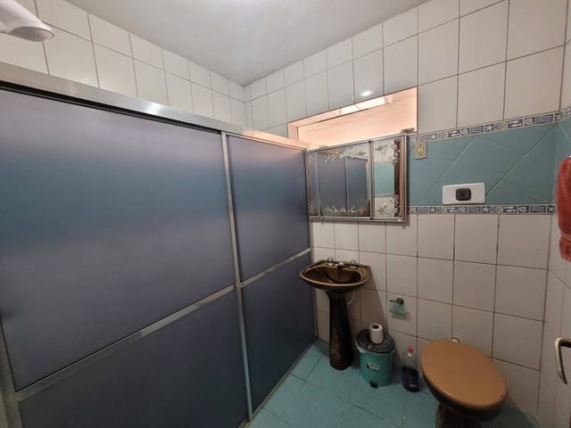 Casa 2 quartos e 2 banheiros, à venda, no bairro Centro em Pelotas