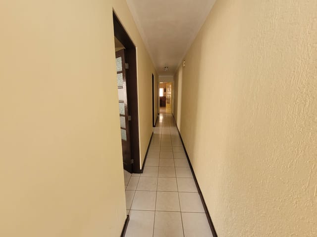 Casa 2 quartos e 2 banheiros, à venda, no bairro Centro em Pelotas