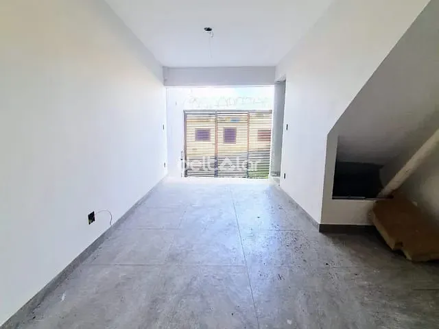 Casa com 83m² 2 quartos e 1 banheiro, à venda, no bairro Céu Azul em Belo Horizonte