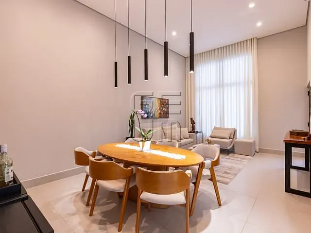 Casa com 250m² 3 quartos e 3 banheiros, à venda, no bairro Jardim Montecatini em Londrina