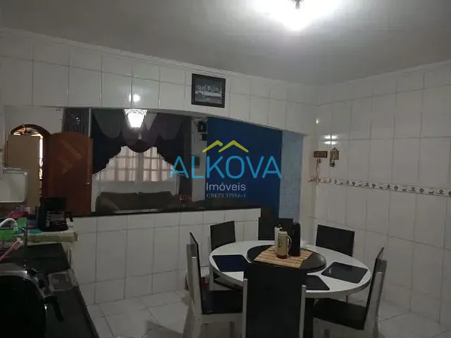 Casa com 180m² 3 quartos e 1 banheiro, à venda, no bairro Jardim Imperial em São José dos Campos
