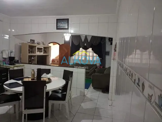 Casa com 180m² 3 quartos e 1 banheiro, à venda, no bairro Jardim Imperial em São José dos Campos