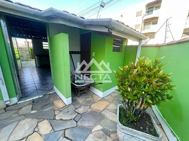Casa com 71m² 2 quartos e 1 banheiro, à venda, no bairro Indaiá em Caraguatatuba