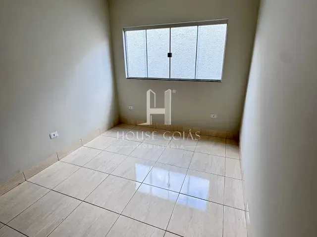 Casa com 205m² 2 quartos e 2 banheiros, à venda, no bairro Independência - 1º Complemento Setor das Mansões em Aparecida de Goiânia