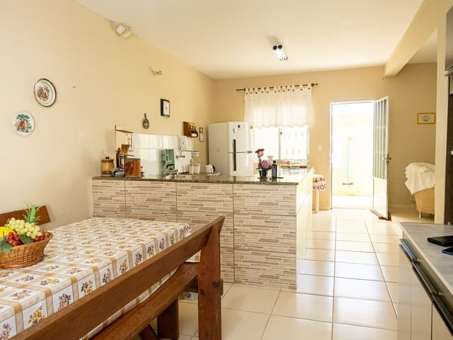 Casa com 300m² 2 quartos e 2 banheiros, à venda, no bairro Laranjal em Pelotas