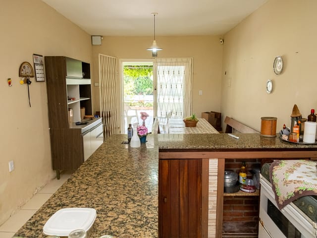 Casa com 300m² 2 quartos e 2 banheiros, à venda, no bairro Laranjal em Pelotas