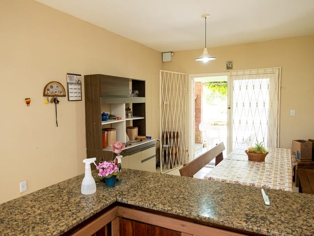 Casa com 300m² 2 quartos e 2 banheiros, à venda, no bairro Laranjal em Pelotas