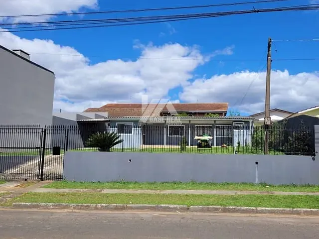 Casa com 330m² 2 quartos e 1 banheiro, à venda, no bairro Nova Rússia em Ponta Grossa