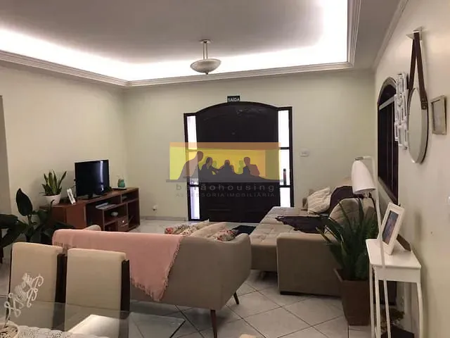 Casa com 877m² 4 quartos e 5 banheiros, à venda, no bairro Jardim dos Calegaris em Paulínia
