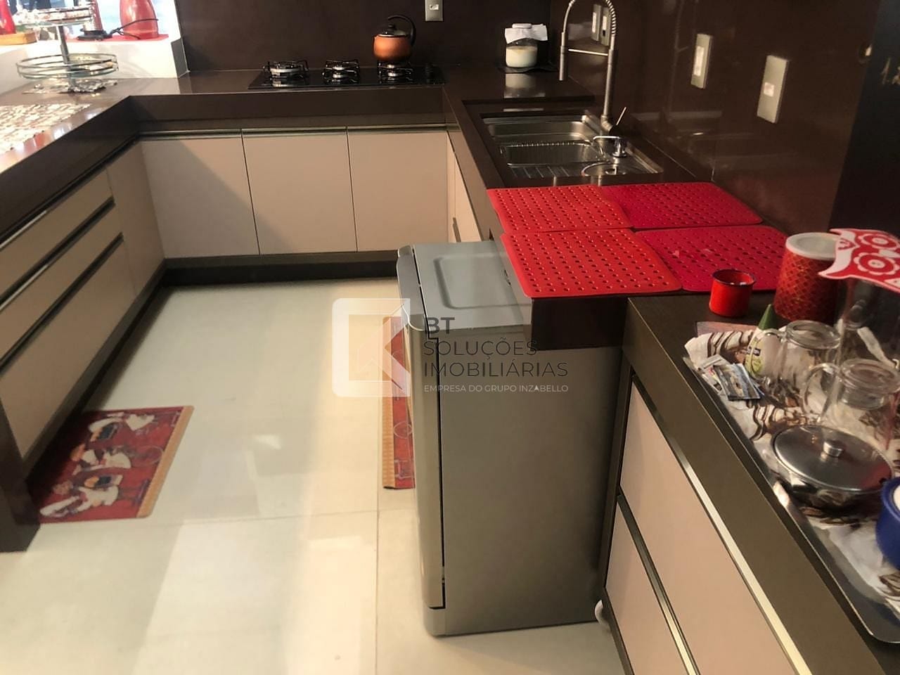 Casa à venda e aluguel com 3 quartos, 209m² - Foto 16