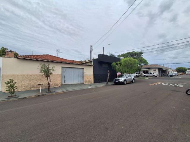 Casa 3 quartos e 2 banheiros, para alugar, no bairro Jardim Vale do Sol em Birigüi