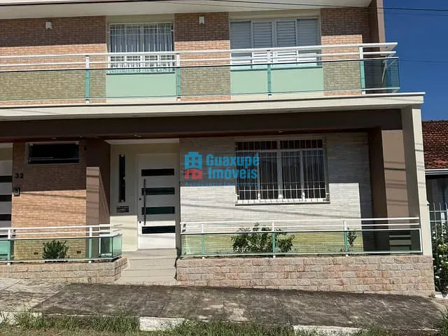 Casa para alugar, no bairro Centro em Guaxupé