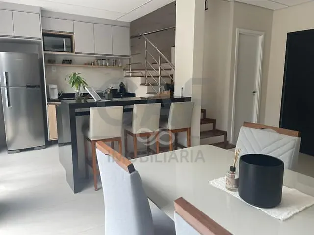 Casa 3 quartos e 4 banheiros, à venda, no bairro Villa Girassóis Holambra em Holambra