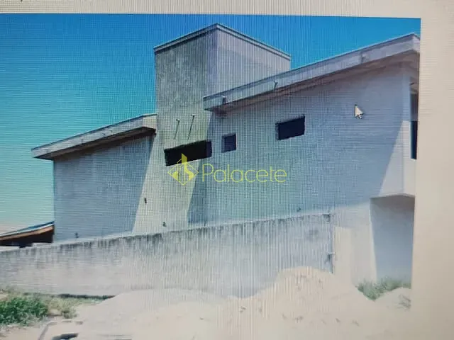 Casa com 300m² 4 quartos e 4 banheiros, à venda, no bairro Água Preta em Pindamonhangaba