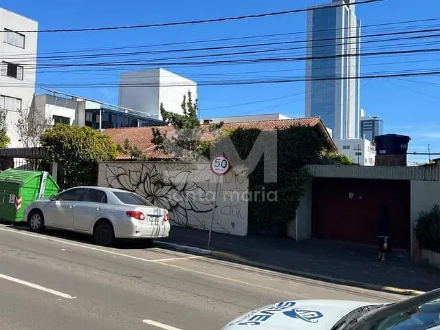 Casa com 1012m² 3 quartos e 3 banheiros, à venda, no bairro Centro em Chapecó