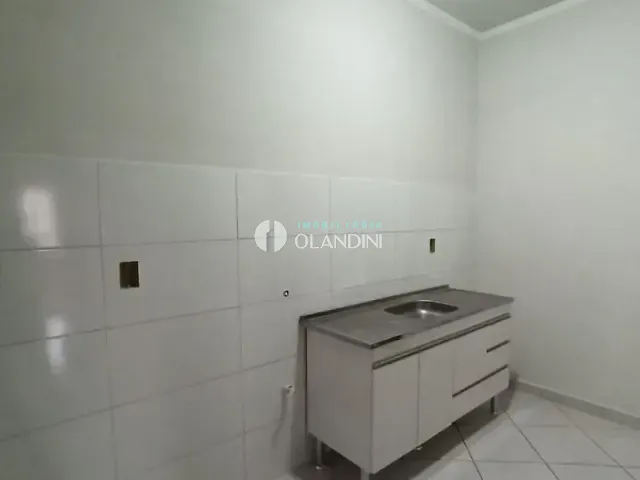 Casa 2 quartos e 1 banheiro, para alugar, no bairro Centro em Artur Nogueira