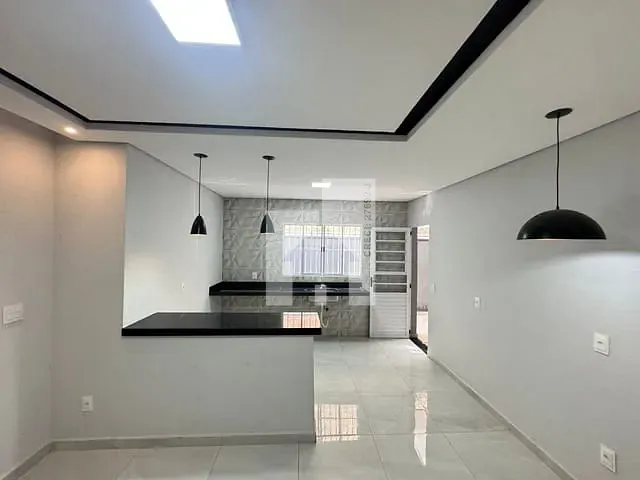 Casa com 175m² 3 quartos e 2 banheiros, à venda, no bairro Loteamento Serra dos Cristais em Várzea Paulista